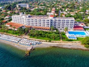 Διακοπές στο Calamos Beach Hotel στoν Κάλαμο, μόλις 50′ από την Αθήνα, μπροστά στη θάλασσα!